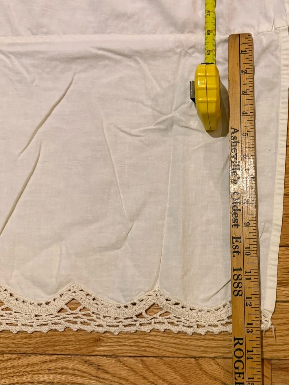 VTG Cotton Cream Crochet Lace  Edge Bed Skirt Dust Ruffle cottage country